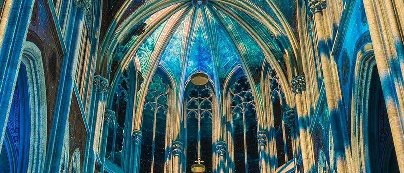 Espectáculo de luz y sonido en la iglesia Votiva